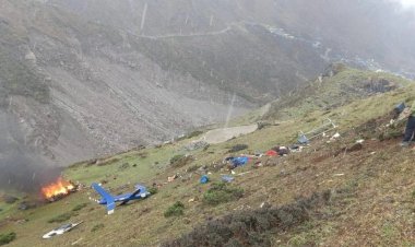 BIG BREAKING: केदारनाथ में हेलिकॉप्टर क्रैश, जमीन पर गिरते ही हुआ ब्लास्ट, पायलट सहित 7 लोगों की दर्दनाक मौत, हादसा- गरूड़चट्टी का, दिल दहला देने वाली तस्वीरें आई सामने, पढ़े खबर