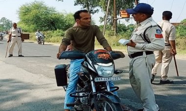 NEWS: जागरूकता अभियान, हांसपुर फंटे पर मनासा पुलिस मुस्तैद, लापरवाह वाहन चालकों पर कार्यवाही, बनाएं चालान, पढ़े खबर