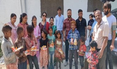 NEWS:  दीपावली का त्यौहार, झुग्गी बस्तियों में पहुंचे चाईल्ड रिलीफ फाउंडेशन के सदस्य, बच्चों को वितरित की ये सामग्री, बाटी जीवन जीने की खुशियां, पढ़े खबर