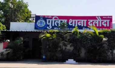 BIG NEWS: ग्राम पेटलावद के मेन रोड़ पर कैनों सहित खड़ा युवक, सूचना पर दलौदा पुलिस की दबिश, जांच में मिली अवैध शराब, सौदागर लालसिंह गिरफ्तार, पढ़े खबर