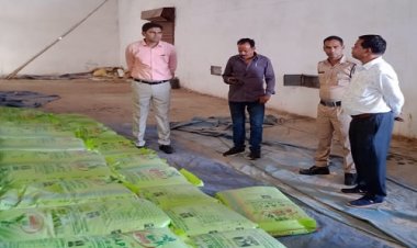 BIG NEWS: मनासा SDM पवन बारिया ने किया डबल लॉक केंद्रों का निरीक्षण, उर्वरक वितरण व्यवस्था का लिया जायजा, पढ़े खबर