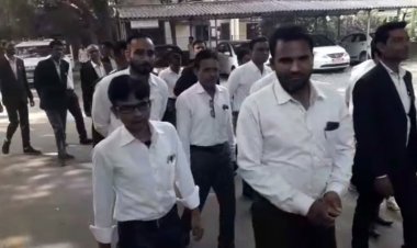 BIG NEWS: मंदसौर में ऐसा क्या हुआ, की अधिवक्ता संघ उतरा सड़कों पर, लोक अदालत का बहिष्कार करने का भी निर्णय, इनके नाम सौंपा ज्ञापन, पढ़े नरेंद्र राठौर की खबर
