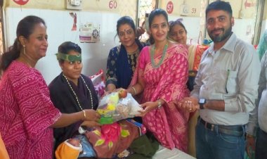 NEWS: आराध्या के द्वारा कन्याओं को जन्म देने वाली माताओं का सम्मान, नपाध्यक्ष स्वाति चौपड़ा ने कहां- बेटियां भारतीय संस्कृति में देवी का प्रतीक, पढ़े खबर