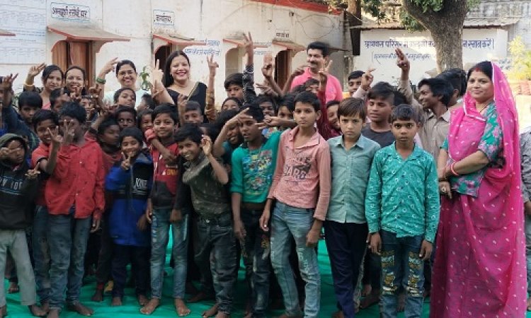 NEWS: रचना फाउंडेशन ने बच्चों के साथ मनाया बाल दिवस, आवश्यक सामग्री की भेंट, पढ़े खबर
