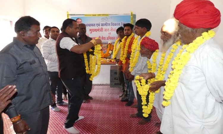 NEWS: ग्राम पंचायत मुंदेड़ी में मनाई भगवान बिरसा मुंडा की जयंती, सम्मान के साथ दी श्रद्धांजलि, पढ़े खबर