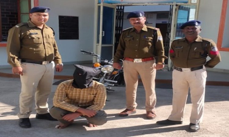 BIG NEWS: स्पोर्ट्स बाइक पर युवा तस्कर, साथ में अफीम की खैप, स्मगलिंग के लिए निकला, तो बीच में मिली सुवासरा पुलिस, लाखों का काला सोना पकड़ा, मंदसौर का 19 वर्षीय युवक भी गिरफ्तार, पढ़े खबर