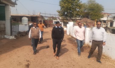 NEWS: जिला और जनपद पंचायत CEO पहुंचे ग्राम चीताखेडा, गौशालाओं सहित इन निर्माण कार्यो का किया निरिक्षण, फिर दिए आवश्यक निर्देश, पढ़े आजाद मंसूरी की खबर
