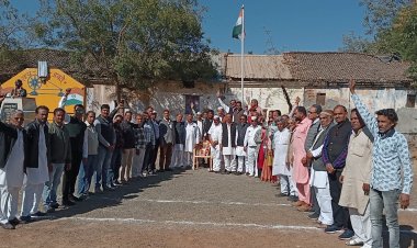 NEWS: कांग्रेसजनों ने हर्षोल्लास से मनाया पार्टी का स्थापना दिवस, नीमच के गांधी भवन में हुआ भव्य कार्यक्रम, ये दिग्गज रहे मौजूद, पढ़े खबर