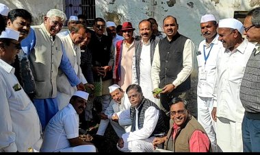 NEWS: डॉक्टर वर्मा को पुण्यतिथि पर कांग्रेसजनो ने किया याद, पूर्व विधायक नंदकिशोर बोले- डॉ. वर्मा का जीवन सेवादल और समाज के लिए रहा समर्पित, पढ़े खबर