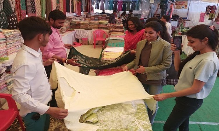 NEWS: हस्तशिल्प मेला, लखनऊ की चिकनकारी कला नीमच में, कौनसा काम होगा था नवाबों के यहां, पढ़े खबर