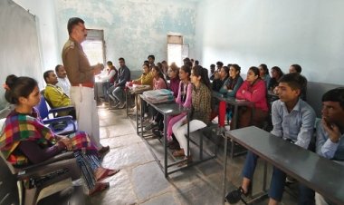 NEWS: सड़क सुरक्षा सप्ताह, कॉलेज और स्कूल में जीरन पुलिस की दस्तक, विद्यार्थियों को नियमों की दी समझाइश, इस मुहीम से जुड़ने की अपील, पढ़े खबर