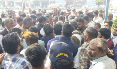 BIG BREAKING: मल्हारगढ़ क्षेत्र में NCB की दबिश, अवैध मादक पदार्थ सहित तीन गिरफ्तार, आक्रोशित ग्रामीणों ने किया थाने का घेराव, जमकर प्रदर्शन, ASP सहित तीन थानों का पुलिस बल मौके पर, क्या है पूरा मामला...! पढ़े ये खबर