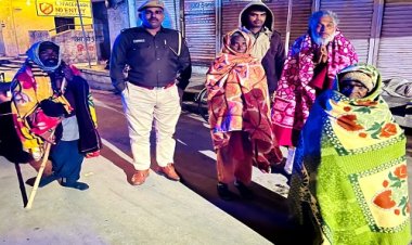 NEWS: निम्बाहेड़ा पुलिस का मानवीय चेहरा, जरूरतमंदों को वितरित किये गर्म कपड़े, इन क्षेत्रों में पहुंची टीमें, पढ़े खबर