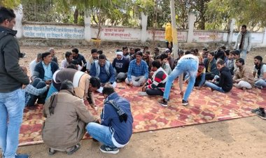 BIG BREAKING: ग्राम कवाई में चला बुल्डोजर, तो किसानों में पनपा आक्रोश, बड़ी संख्या में ग्रामीण पहुंचे जिला कलेक्टर कार्यालय, धरना प्रदर्शन शुरू, क्या है पूरा मामला..! पढ़े ये खबर