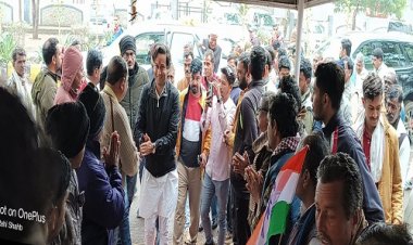 NEWS: पूर्व मंत्री जयवर्धन सिंह पहुंचे नीमच, राजकुमार अहीर मित्र मंडल ने किया जोरदार स्वागत, कांग्रेस के ये दिग्गज नेता भी रहे मौजूद, पढ़े खबर