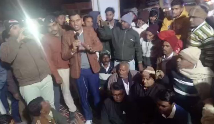 NEWS: मनासा में लोगों का धरना प्रदर्शन, सूचना मिलते ही SDM पहुंचे मौके पर, क्या है विरोध का कारण...! पढ़े मनीष जोलान्या की खबर