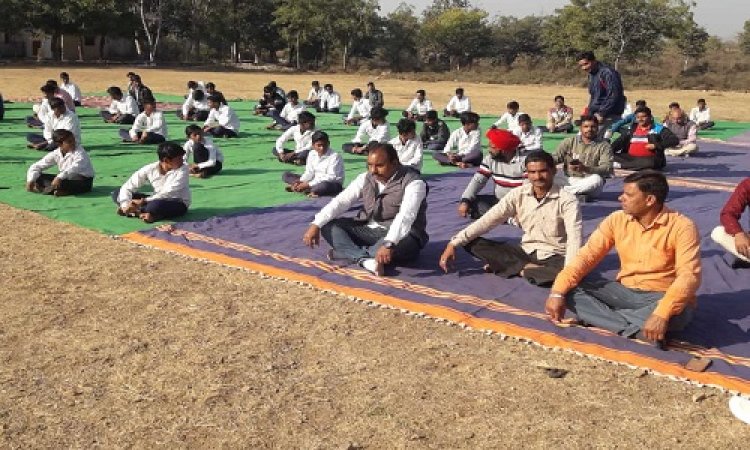 NEWS: रतनगढ़ में मनाई स्वामी विवेकानंद की जयंती, युवा दिवस पर छात्रों ने किया सूर्य नमस्कार, पढ़े खबर