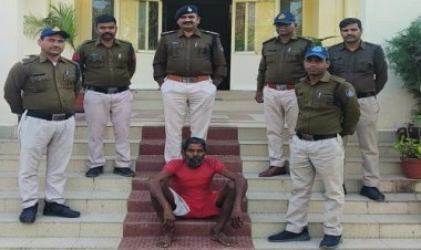 BIG NEWS: नाबालिग से बलात्कार कर आरोपी फरार, सालों तक जंगलों को बनाया ठिकाना, मुखबीर की सूचना, और जीरन पुलिस की कार्यवाही, आरोपी पुना महाराज चढ़ा हत्थे, क्या है पूरा घटनाक्रम...! पढ़े ये खबर