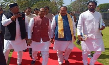 NEWS: भोपाल बजट सत्र, विधायक परिहार ने सीएम व मंत्रियों से की सौजन्य भेंट, पढ़े खबर