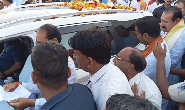 BIG NEWS: नीमच जिला प्रेस क्लब ने मुख्यमंत्री को सौंपा ज्ञापन, पत्रकारों की मांगों के निराकरण का मिला आश्वासन, पढ़े खबर