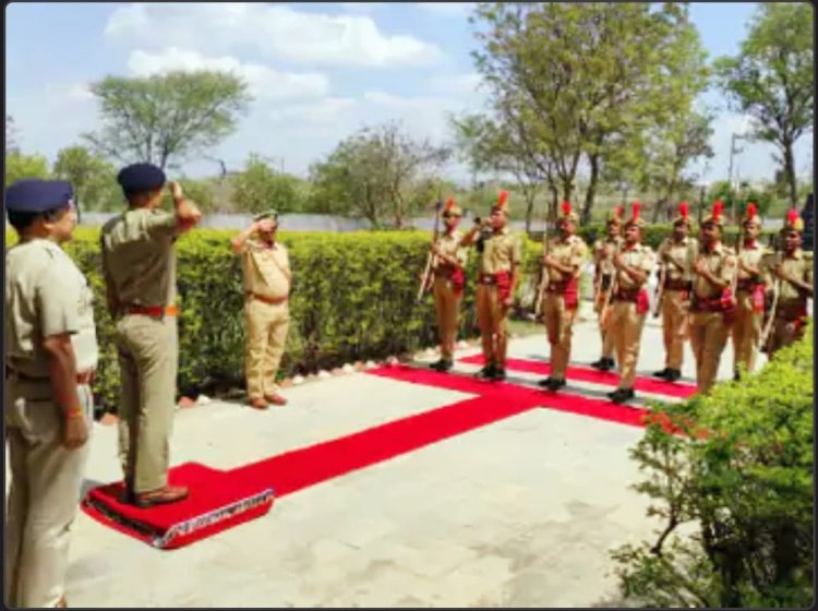 NEWS : उदयपुर रेंज IG लांबा पहुंचे चित्तौड़गढ़, बोले तस्करों को पकड़ने के लिए पुलिस अलर्ट,रेंज स्तर पर बनेगी योजना,पढ़े खबर,