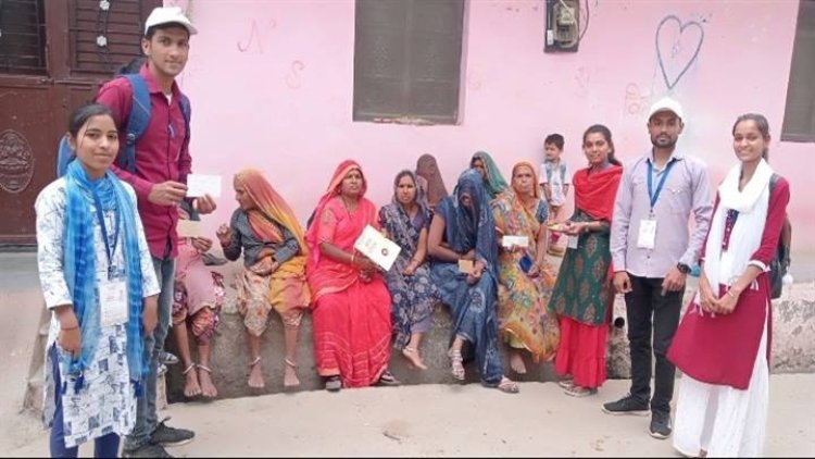 NEWS: मुख्यमंत्री लाडली बहना योजना, जनसेवा मित्र ग्रामीणों को कर रहे जागरूक, आकर्षक रंगोली और लेखन बना संदेश का माध्यम, पढ़े खबर