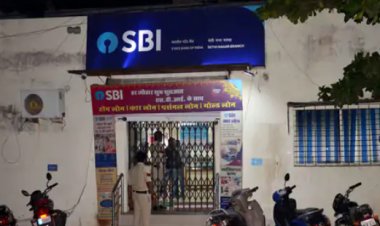 BIG NEWS: भैरवगढ़ जेल में करोड़ों के गबन, पूर्व जेल अधीक्षक के लॉकर में मिला 3 किलो सोना, प्रॉपर्टी के दस्तावेज और एफडी, पुलिस ने किया बड़ा खुलासा, पढ़े ये खबर