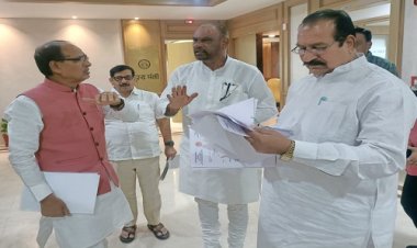 NEWS: CM शिवराज से विधायक परिहार ने की मुलाकात, इन घोषणाओं के संबंध में की चर्चा, मनासा विधायक मारु भी रहे मौजूद, पढ़े खबर