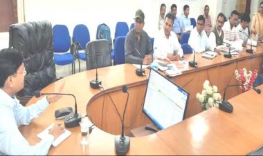 NEWS: कलेक्‍टर दिनेश जैन ने की निर्माण कार्यो की प्रगति की समीक्षा, समय सीमा में पूर्ण कराने के दिए निर्देश, पढ़े खबर