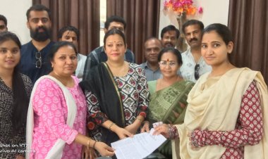 NEWS: रचना फाउंडेशन की सदस्याओं ने की नपाध्यक्ष स्वाति चौपड़ा से मुलाकात, शेल्टर होम की मांग को लेकर सौंपा ज्ञापन, पढ़े खबर