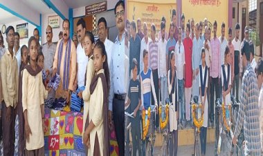 NEWS: विधायक परिहार पहुंचे ग्राम पालसोड़ा, जब छात्र-छात्राओं को दिया ये उपहार, तो चेहरे पर दिखी खुशी, फिर गांव को दी ये सौगात, पढ़े खबर