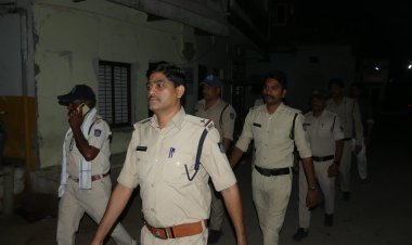 NEWS: पिपलियामंडी नगर में पुलिस ने निकाला फ्लैग मार्च, आमजन से की अपील, पढ़े खबर