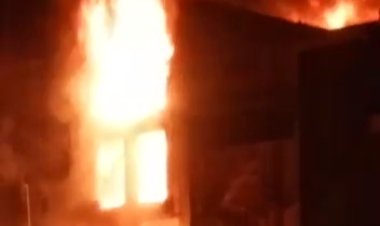 BIG BREAKING: बिल्डिंग में लगी भीषण आग, आसपास के मकान हुए खाली, लोगों में दहशत, कलेक्टर-एसपी मौके पर, चार थाना क्षेत्रों से दमकल भी पहुंची, मामला दलौदा का, पढ़े ये खबर