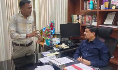 NEWS: जिला कलेक्टर जैन से राजौरा ने की मुलाकात, चंगेरा कृषि मंडी की समस्याओं को लेकर सौंपा ज्ञापन, पढ़े खबर