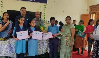 NEWS: सीएम राइज नीमच केंट में ग्रीष्म सभा का हुआ आयोजन, प्राचार्य जैन की अध्यक्षता में वार्षिक परीक्षा परिणाम सत्र 2022-2023 घोषित किया गया, पढ़े खबर