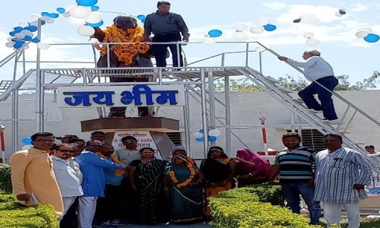 NEWS: डॉ. भीमराव अंबेडकर जयंती, बाबा साहब की प्रतिमा पर किया माल्यार्पण, फिर सफाई कर्मियों का सम्मान, पार्षद पोरवाल ने कहां- समानता के लिए अपना जीवन किया समर्पित, पढ़े खबर