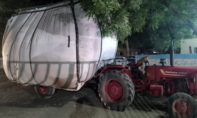 BIG NEWS: देर रात खाकी की पैदल गश्त, अवैध परिवहन करते ट्रैक्टर को रोका, पुलिस ने की पूछताछ, तो चालक ने दिया ये जवाब, गिरफ्तार किया और...! पढ़े ये खबर