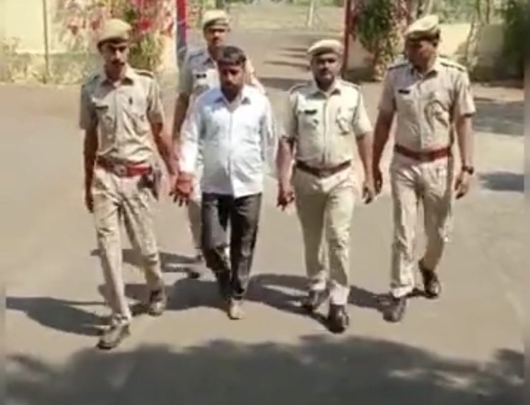 NEWS : रठांजना पुलिस की कार्रवाही, नाकाबंदी कर 1 तस्कर को किया गिरफ्तार, बाइक पर लेजा रहता था अवैध अफीम, पढ़े खबर