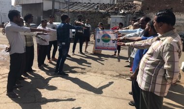 NEWS: नीमच के इस वार्ड में लगी चौपाल, रहवासियों को दी कई अहम जानकारियां, आखिर कैसे बनती है कबाड़ से उपयोगी सामग्री, आप भी जाने, पढ़े ये खबर