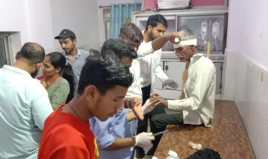 BIG NEWS: रोड़ पर दौड़ती बाइक, और उस पर सवार परिवार, मनासा-मंदसौर मार्ग पहुंचते ही हुआ ये हादसा, एक बच्ची सहित घायल, क्या है घटना...! पढ़े ये खबर