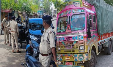 NEWS: यातायात पुलिस की शहर में ताबड़तोड़ कार्यवाही, ट्रक और कार सहित बनाएं इनके चालान, वसूला समन शुल्क, पढ़े ये खबर
