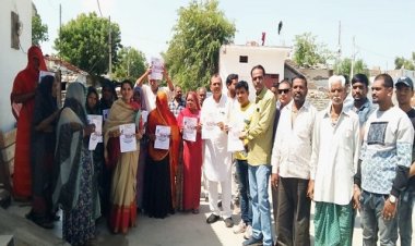 NEWS: नयागांव में नारी सम्मान योजना का शुभारंभ, सैकड़ों महिलाओं के भरे फार्म, पढ़े खबर