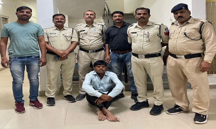 NEWS: तस्करी मामला, कई सालों से आरोपी फरार, अब जीरन पुलिस की कार्यवाही, प्रकाश चढ़ा हत्थे, यहां दबिश के बाद मिली सफलता, पढ़े ये खबर