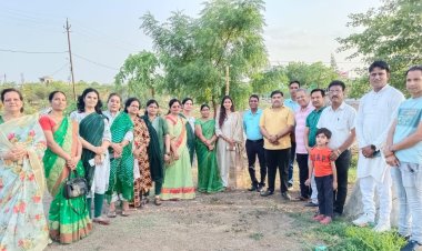 NEWS: NSSG ग्रुप ने लगाये फलदार पौधे, नपाध्यक्ष स्वाति चौपड़ा ने कहां- प्रकृति संतुलन बनाए रखने के लिये पौधारोपण जरूरी, पढ़े खबर