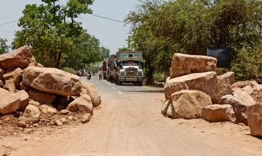 NEWS: माल से भरी ट्रके घाट पर, ड्राइवरों के साथ मालिक भी धरने पर, देर रात डाला डेरा, इस कंपनी पर लगाएं गंभीर आरोप, पढ़े खबर