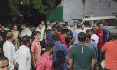 BIG BREAKING : मनासा के कैलाश दुआ रेपकांड में नया मोड़,पीड़ित महिला ओर उसके साथियों की निकली चाल,कुछ यू रची थी साजिश,की लाखो के करने थे वारे न्यारे!पर जब समाजजन ओर व्यापारी संगठन आए सामने,तो अब ये कार्यवाही, पढ़े मनीष जोलानिया की ये खास खबर