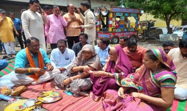 NEWS: सौ फीट ऊंचाई पर लहराएगा तिरंगा, तीन हाई मास्ट की सौगात भी, घोषणाओं पर खरी उतरी नगर परिषद अध्यक्षा, आज भूमिपूजन संपन्न, पढ़े कैलाश विश्वकर्मा की खबर