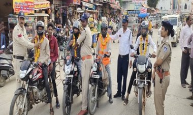 NEWS: यातायात जागरूकता अभियान तहत,जावद बस स्टेण्ड पर हुई बसों की चेकिंग, दौरान यात्रियों और छात्राओं ने कही कंडेक्टर और ड्राइवर की तारीफ, किया टीम ने हार पहनाकर स्वागत,पढ़े खबर