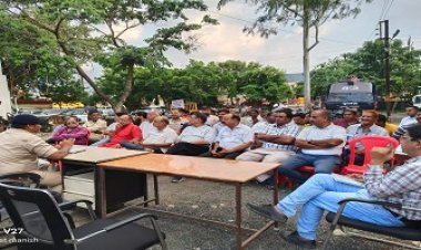 NEWS: मनासा थाने पर हुई शांति समिति की बैठक,आगामी त्योहारों को लेकर हुई चर्चा, लोगों से की शांति व्यवस्था बनाए रखने की अपील ,पढ़े खबर