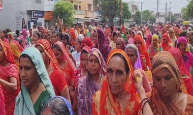 NEWS: सावन का तीसरा सोमवार, महागढ़ से नीलकंठ महादेव तक निकाली छठी कावड़ यात्रा, सैकड़ों भक्त हुए शामिल, यात्रा में गुंजा बम-बम भोले, पढ़े खबर